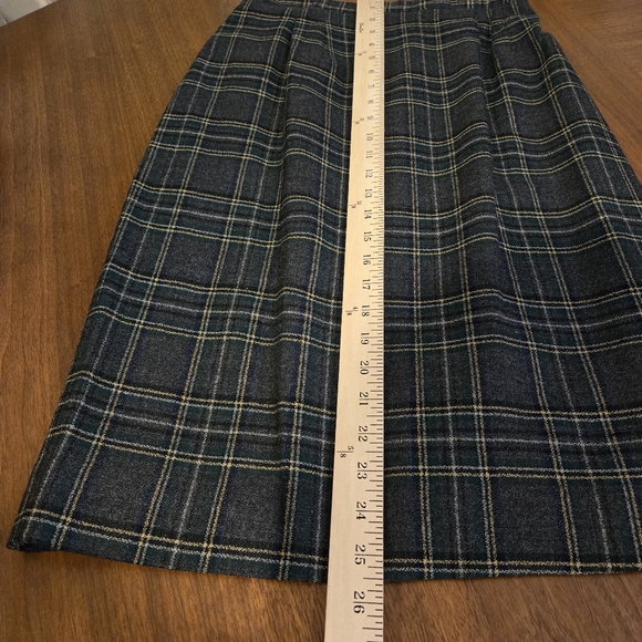 David N Grey & White Wool Plaid Woman's Suit Size 8 - Picture 9 of 10